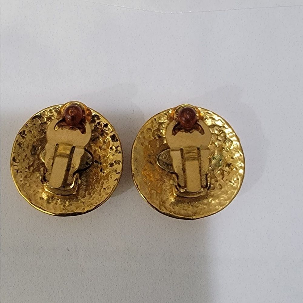 Chanel vintage raised quilted round earrings - Picture 3 of 3